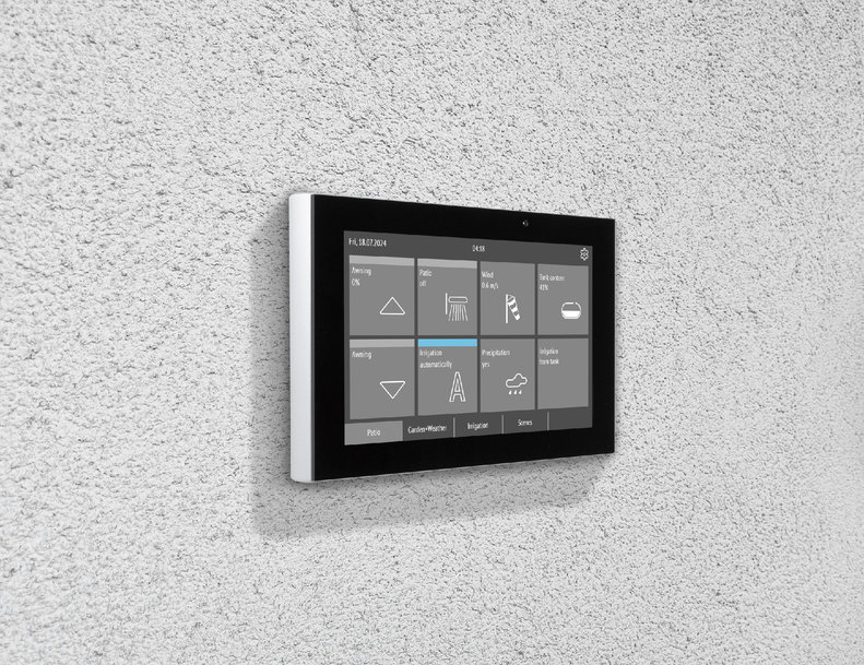 Jardana KNX irrigation control and Fabro KNX touch panel: a perfect duo for outdoors